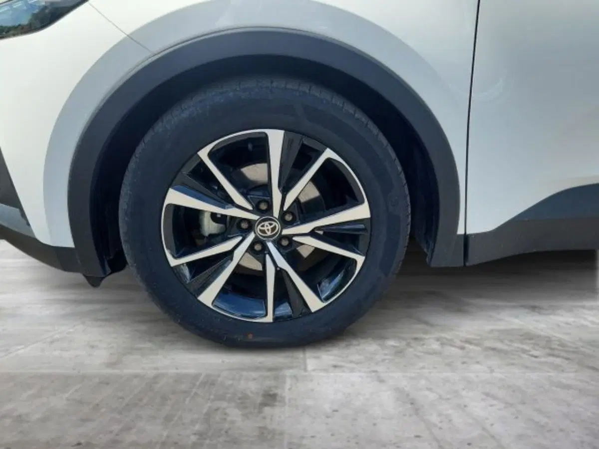 Toyota Toyota C-HR usata a Roma (14)