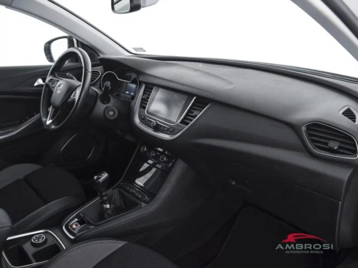 Opel Grandland X usata a Perugia (12)