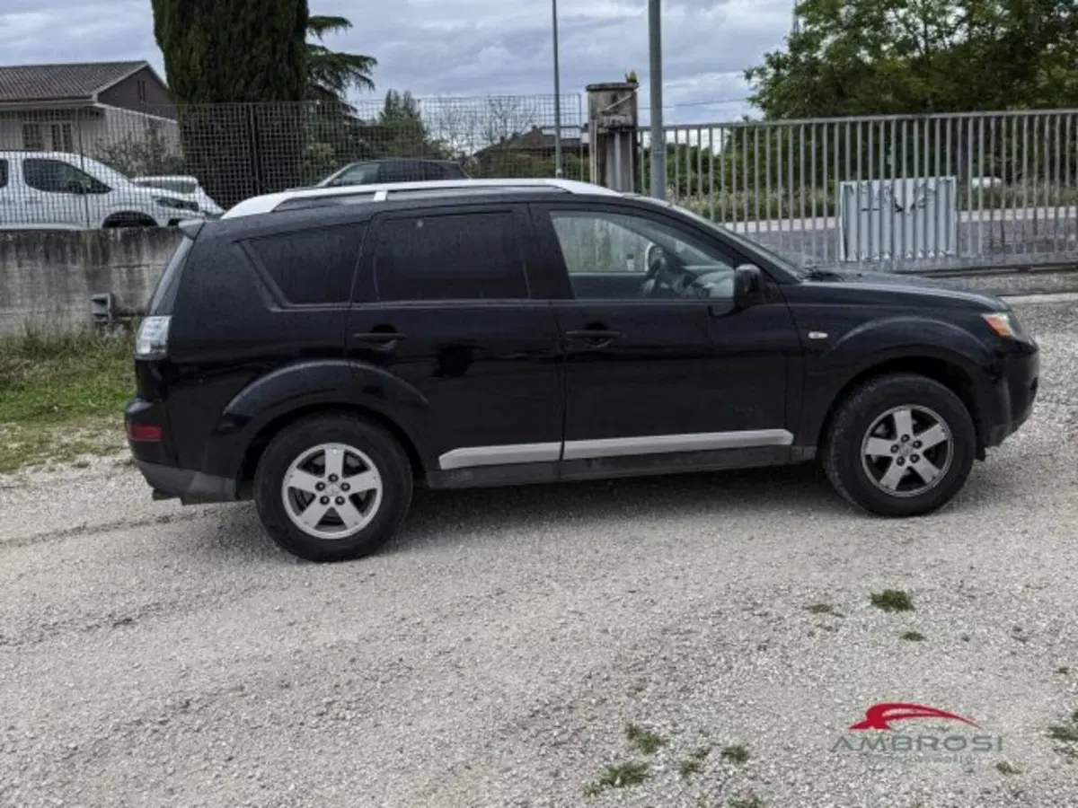 Mitsubishi Outlander usata a Perugia (2)