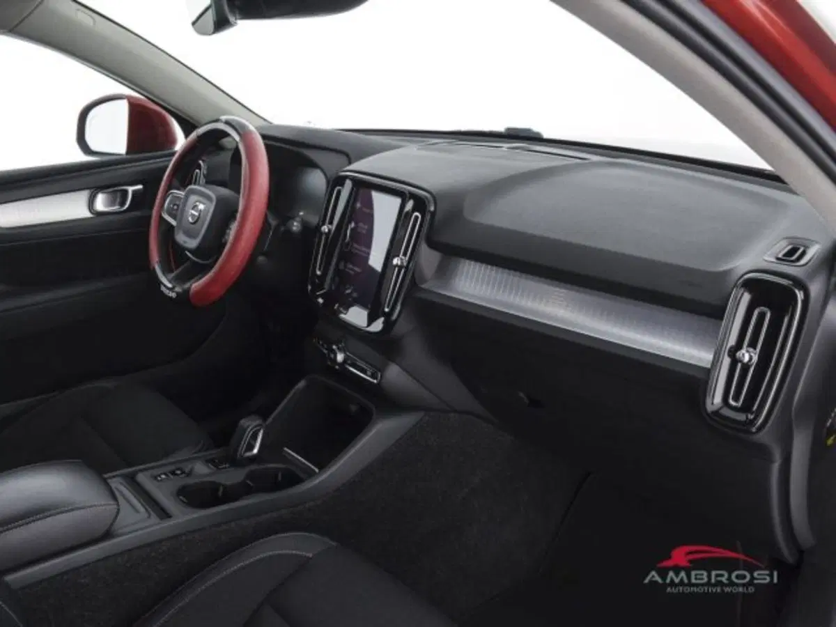 Volvo XC40 usata a Perugia (12)