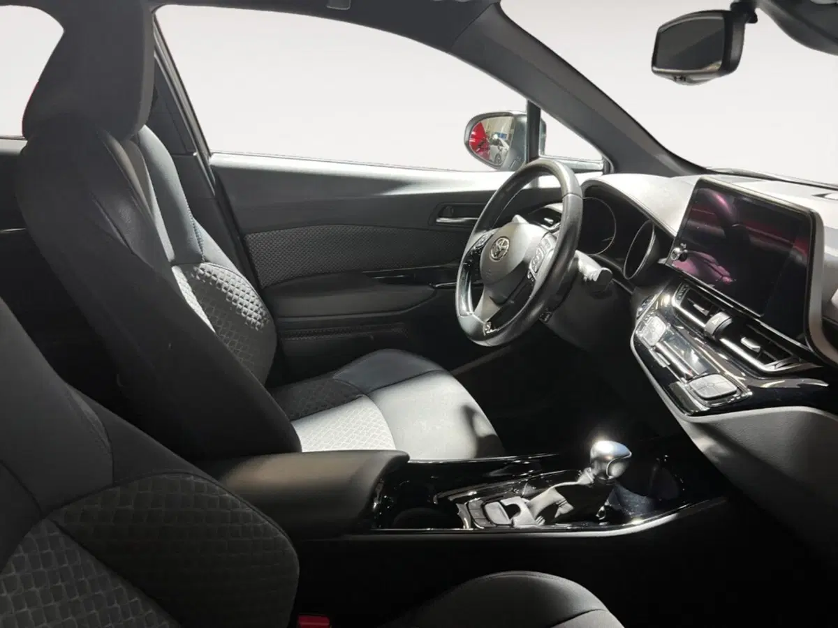 Toyota Toyota C-HR usata a Verona (8)