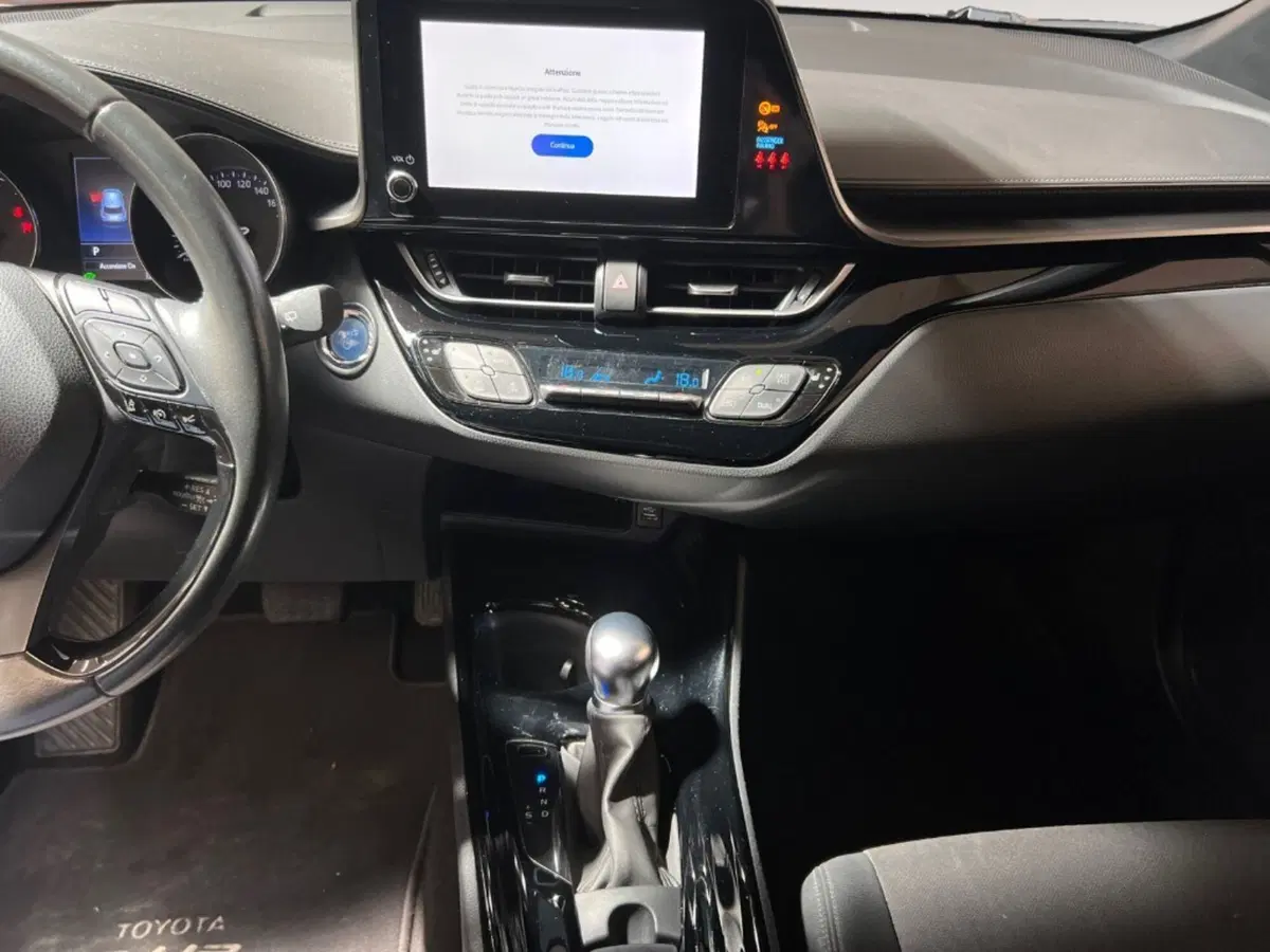 Toyota Toyota C-HR usata a Verona (9)