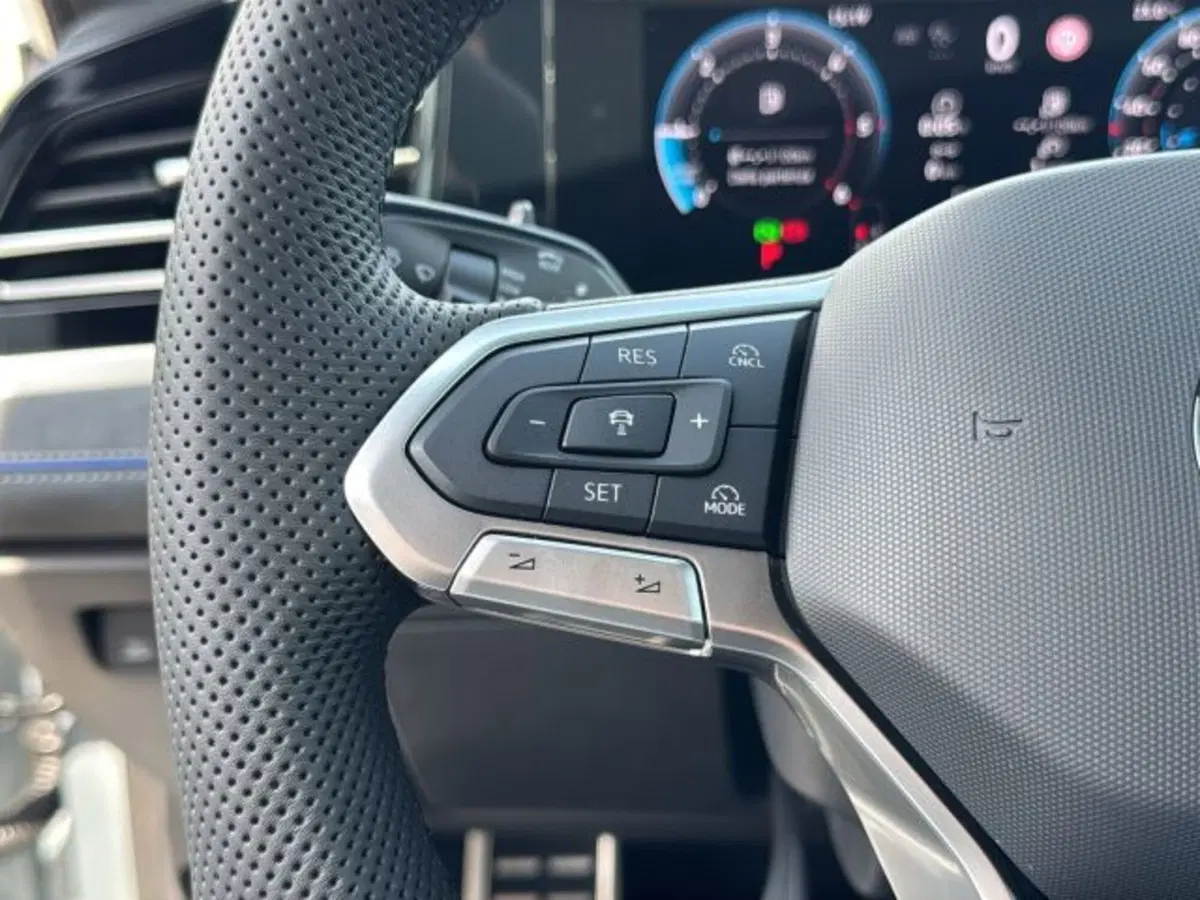 Volkswagen Passat nuova a Vicenza (18)