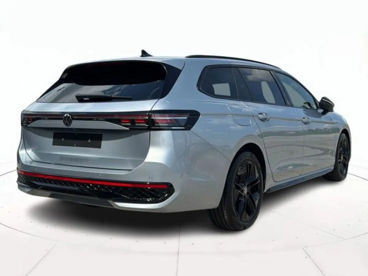 Volkswagen Passat nuova a Vicenza (3)