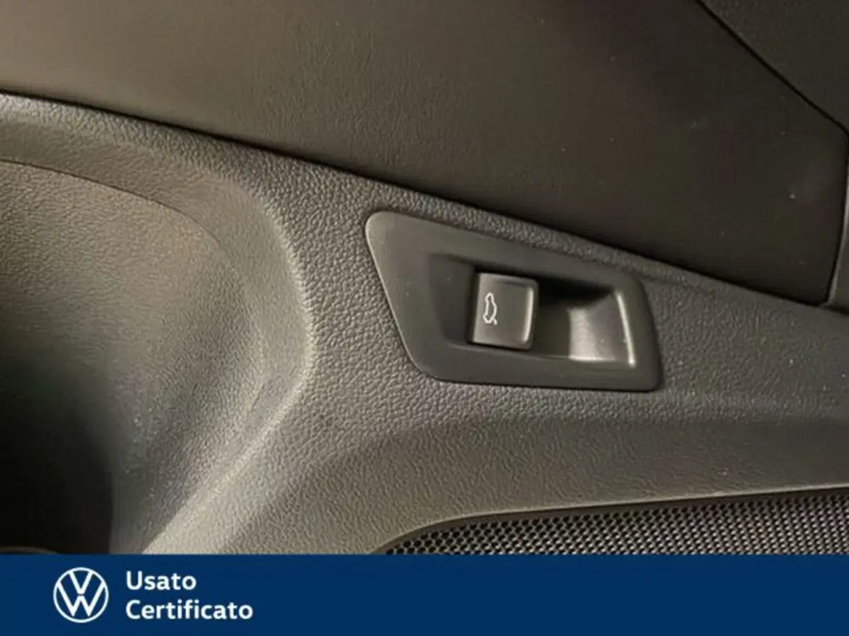 Volkswagen T-Roc nuova a Vicenza (17)
