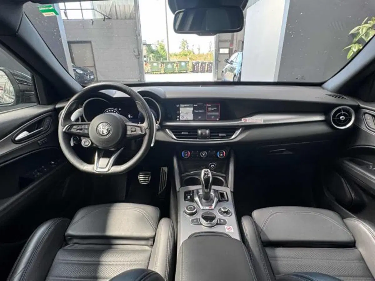 Alfa Romeo Stelvio usata a Vercelli (10)