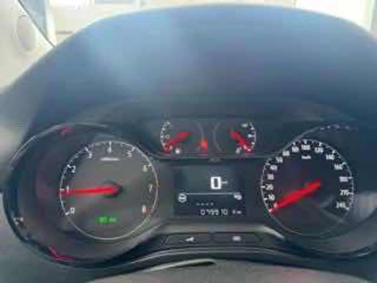 Opel Crossland X usata a Vercelli (10)