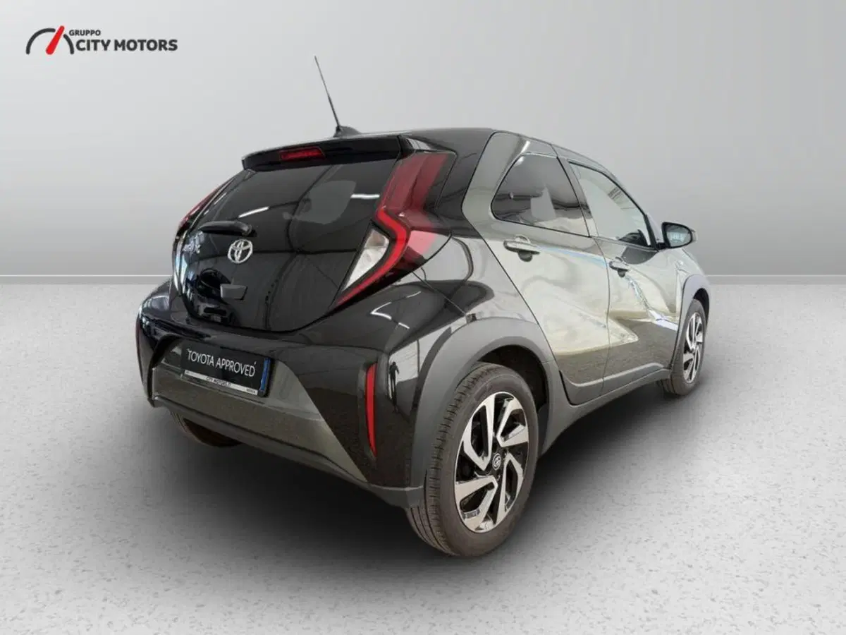 Toyota Aygo X usata a Monza e Brianza (7)