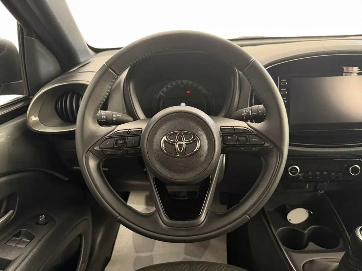 Toyota Aygo X usata a Monza e Brianza (8)