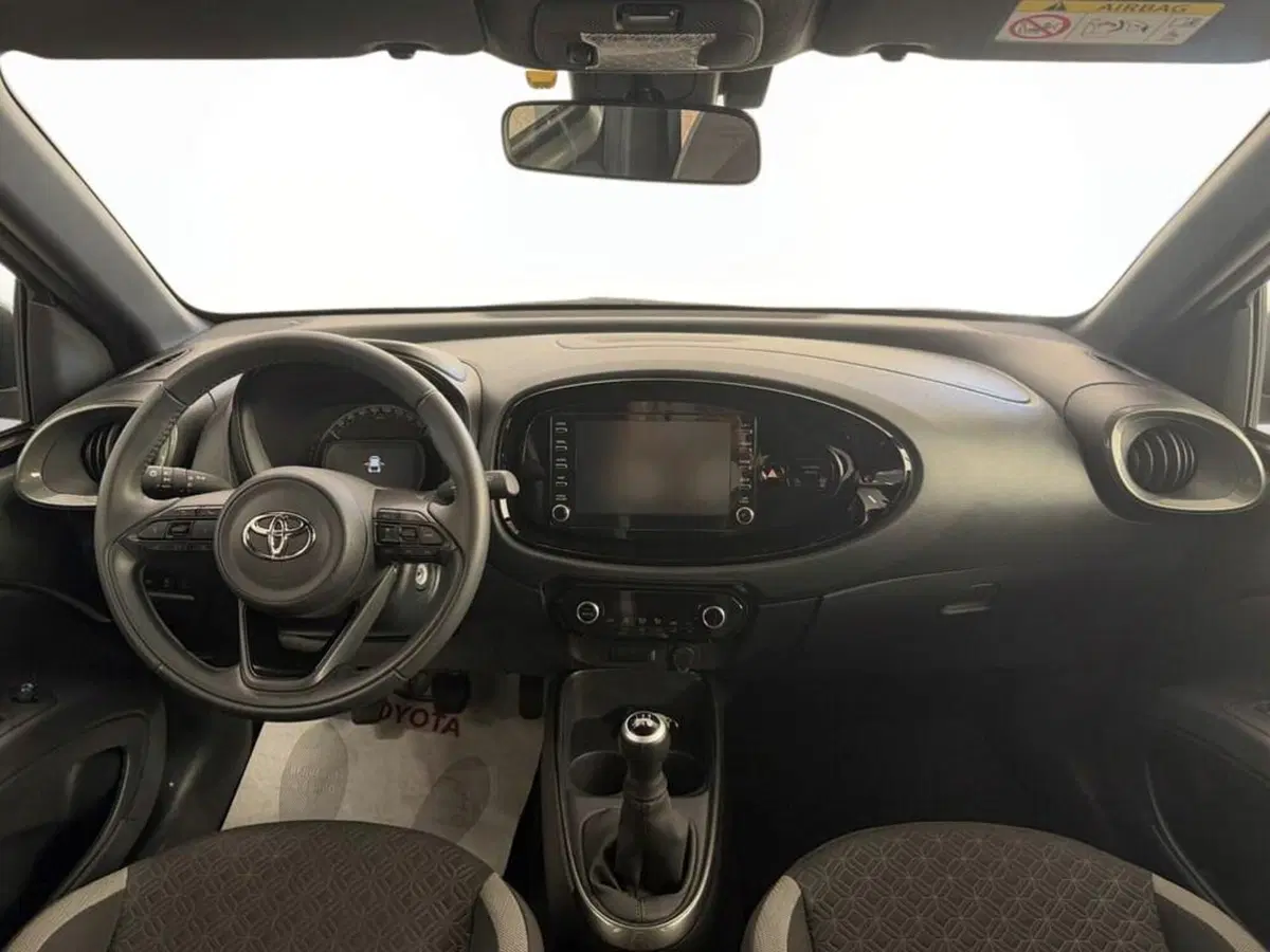 Toyota Aygo X usata a Monza e Brianza (9)