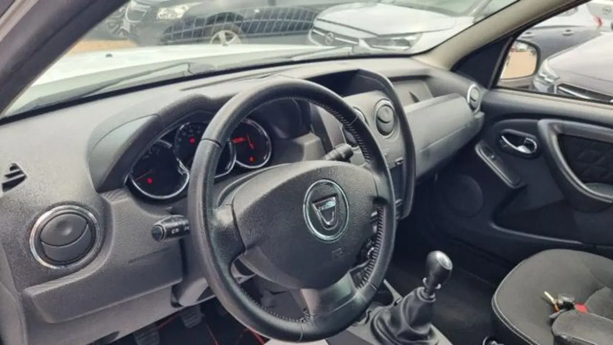 Dacia Duster usata a Savona (5)