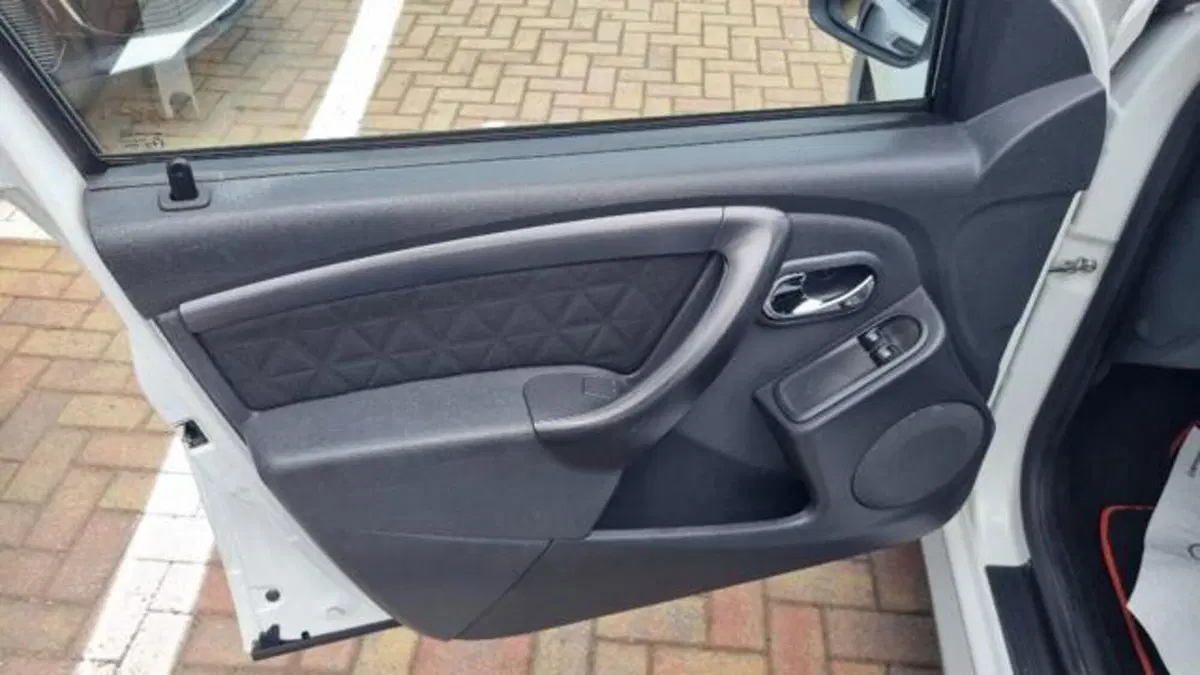 Dacia Duster usata a Savona (8)
