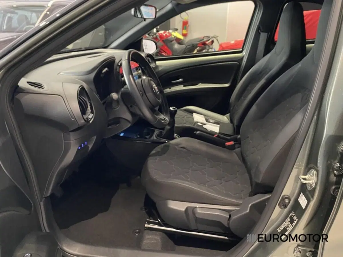 Toyota Aygo X usata a Bari (15)