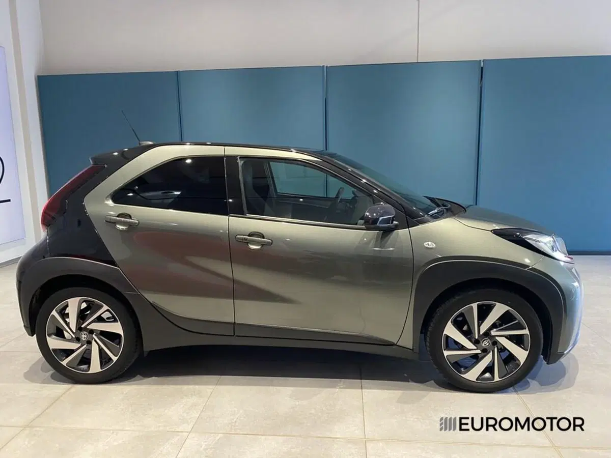 Toyota Aygo X usata a Bari (6)