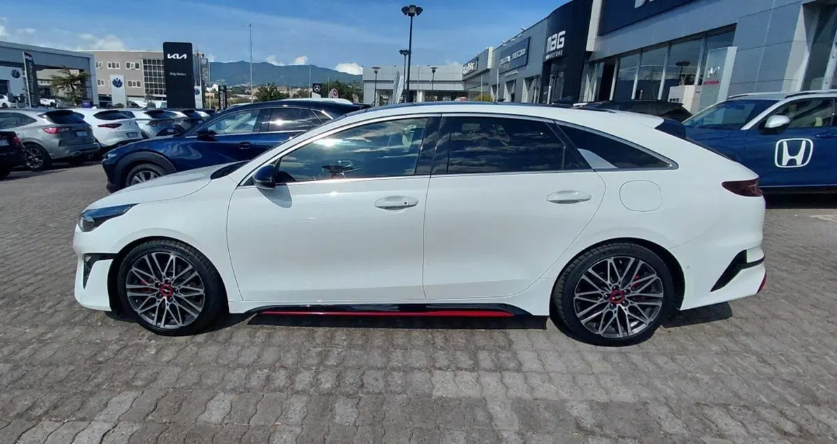 Kia ProCeed usata a Cosenza (8)