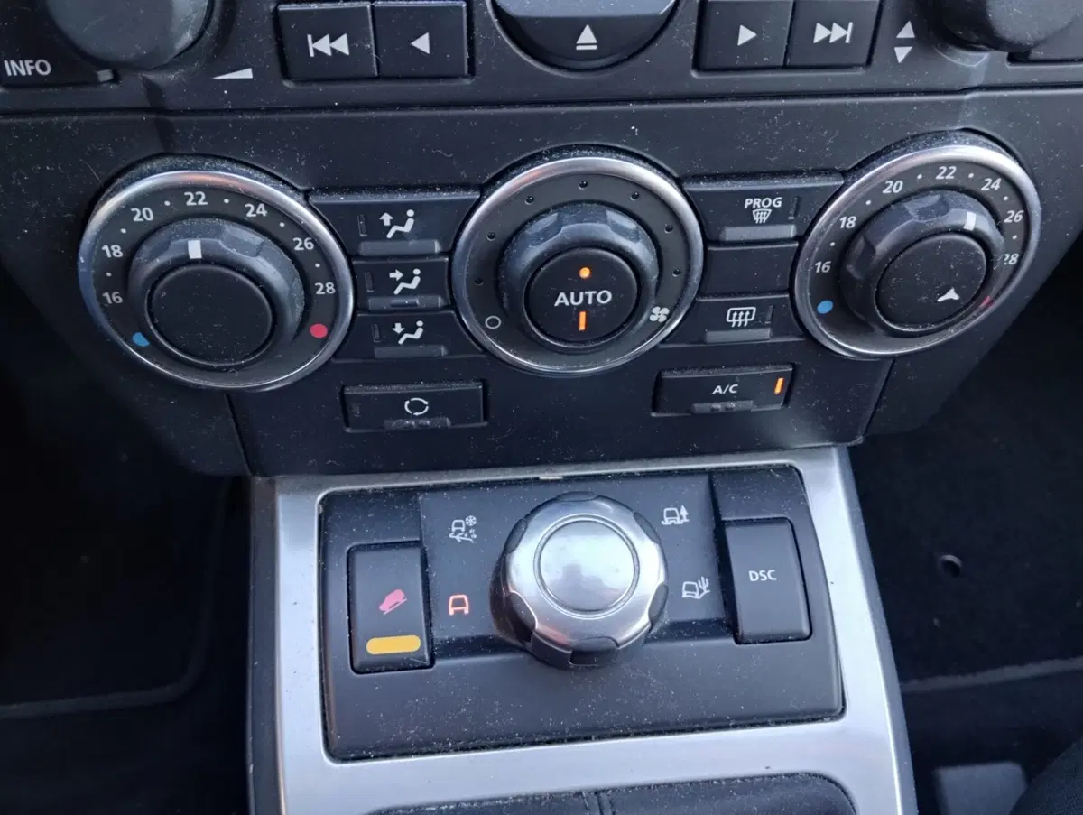 Land Rover Freelander usata a Asti (16)