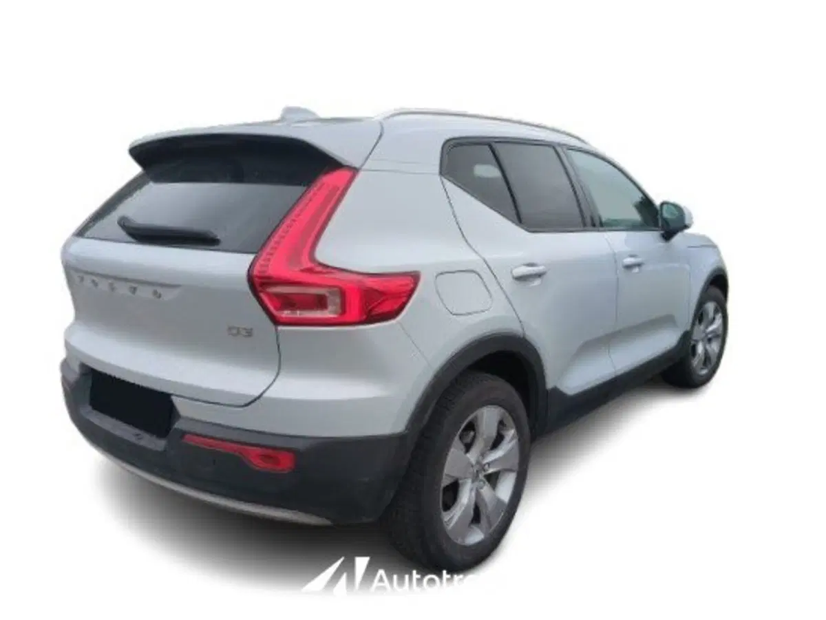 Volvo XC40 usata a Bari (11)