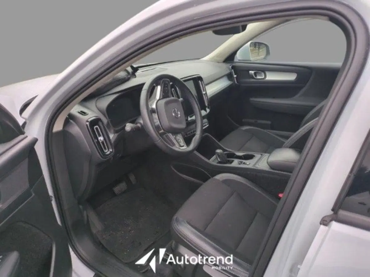 Volvo XC40 usata a Bari (5)