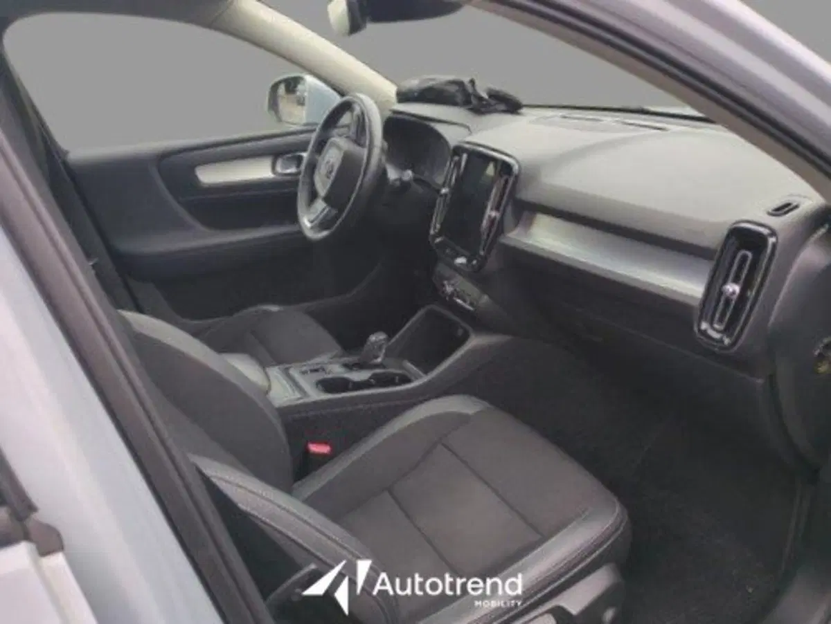 Volvo XC40 usata a Bari (6)