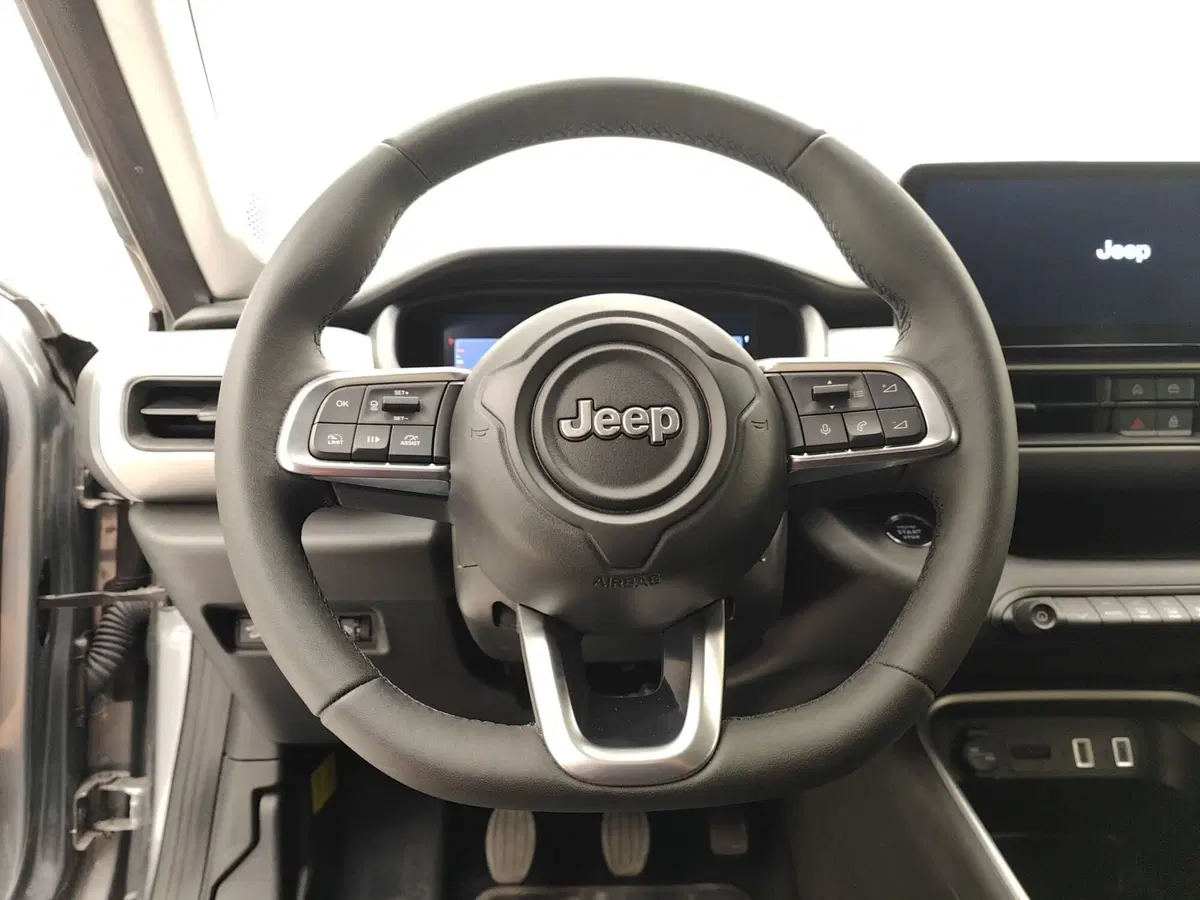 Jeep Avenger usata a Como (16)