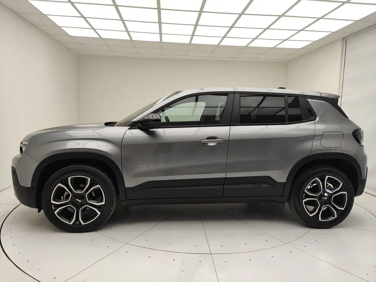Jeep Avenger usata a Como (20)