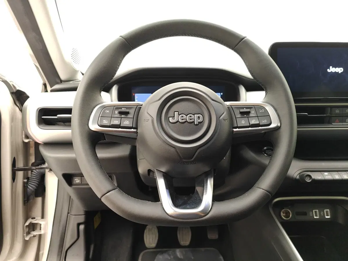 Jeep Avenger usata a Como (16)