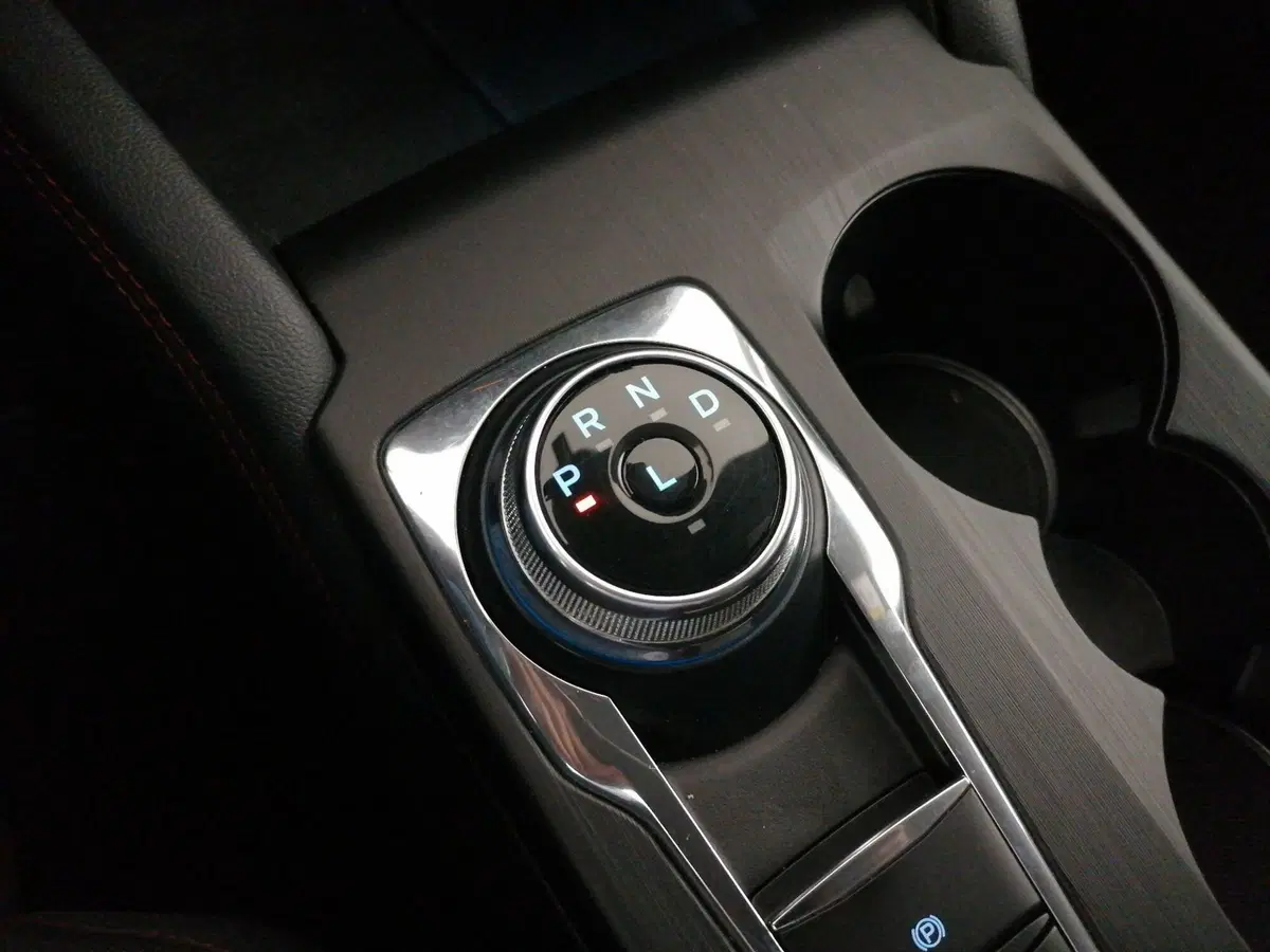 Ford Kuga usata a Roma (13)