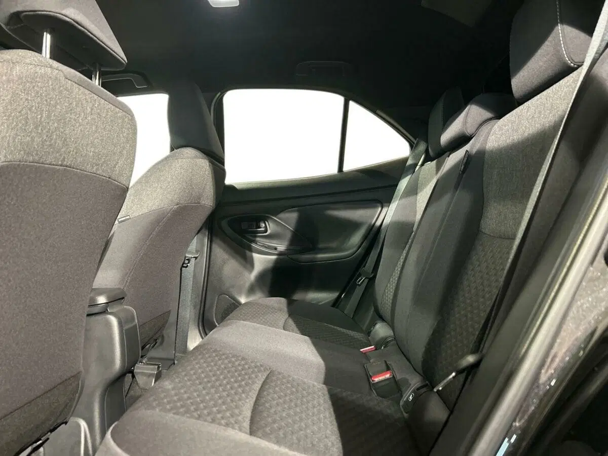 Toyota Yaris Cross usata a Lecco (12)