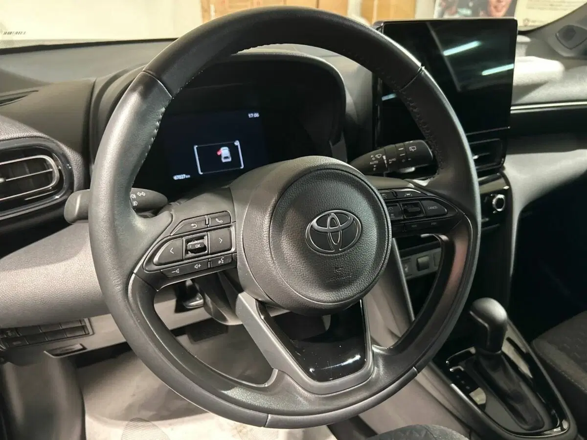 Toyota Yaris Cross usata a Lecco (15)