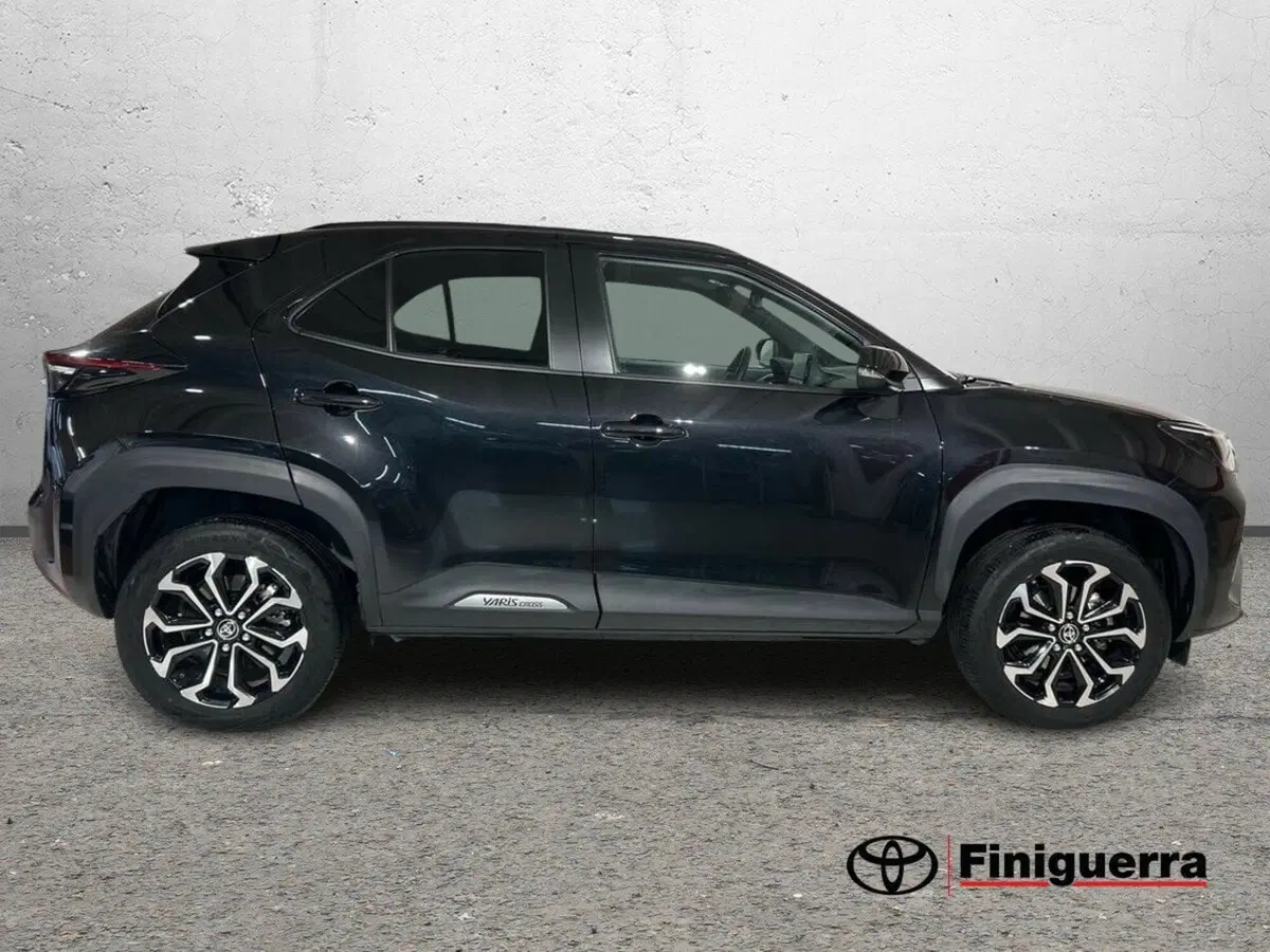 Toyota Yaris Cross usata a Lecco (6)