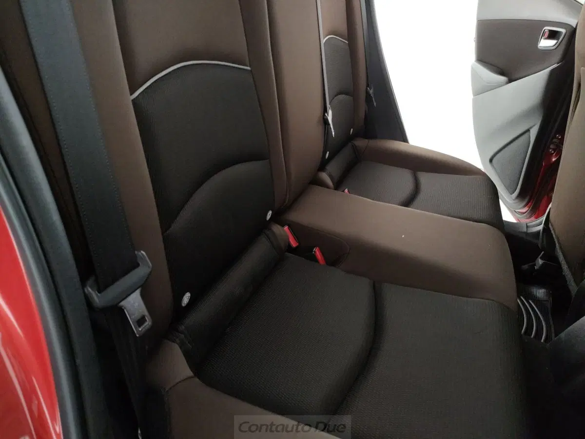 Mazda Mazda2 usata a Caserta (12)