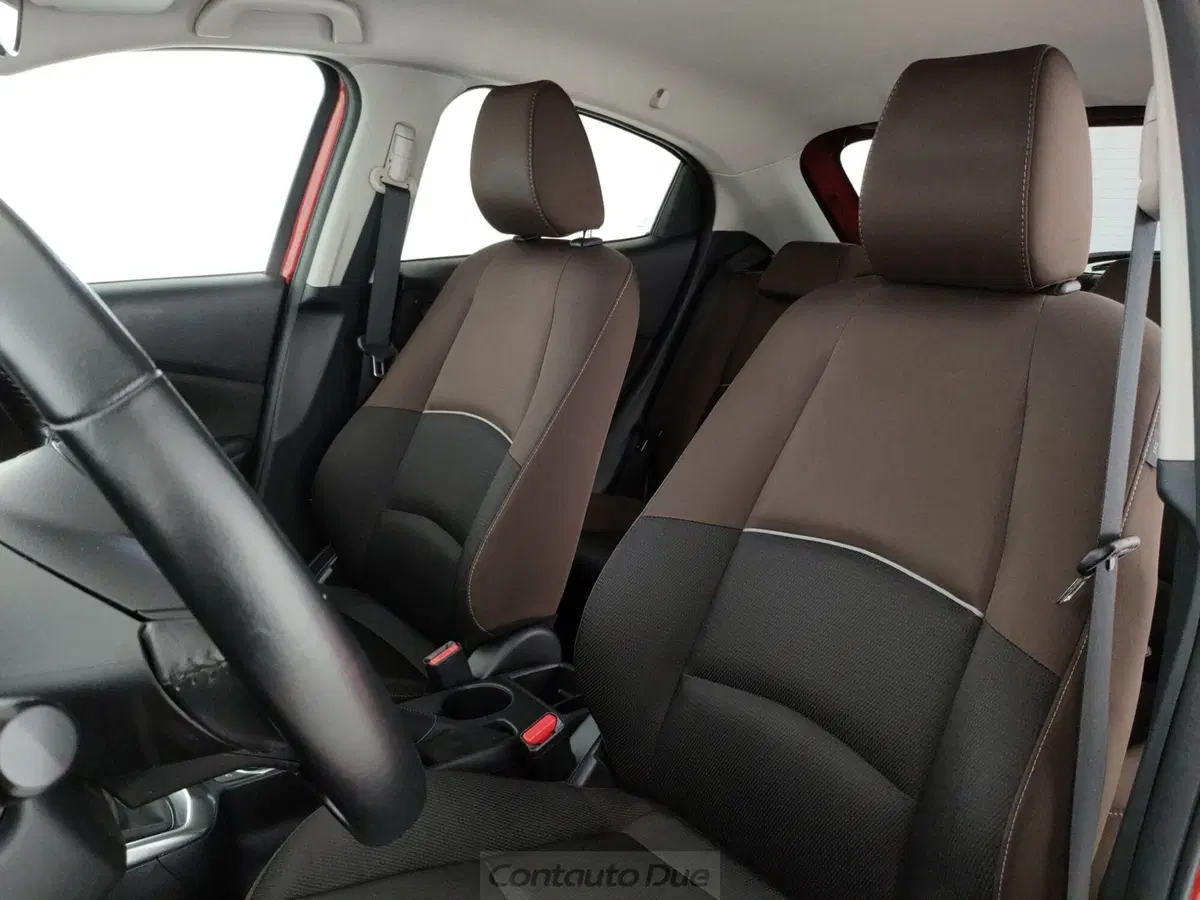 Mazda Mazda2 usata a Caserta (18)