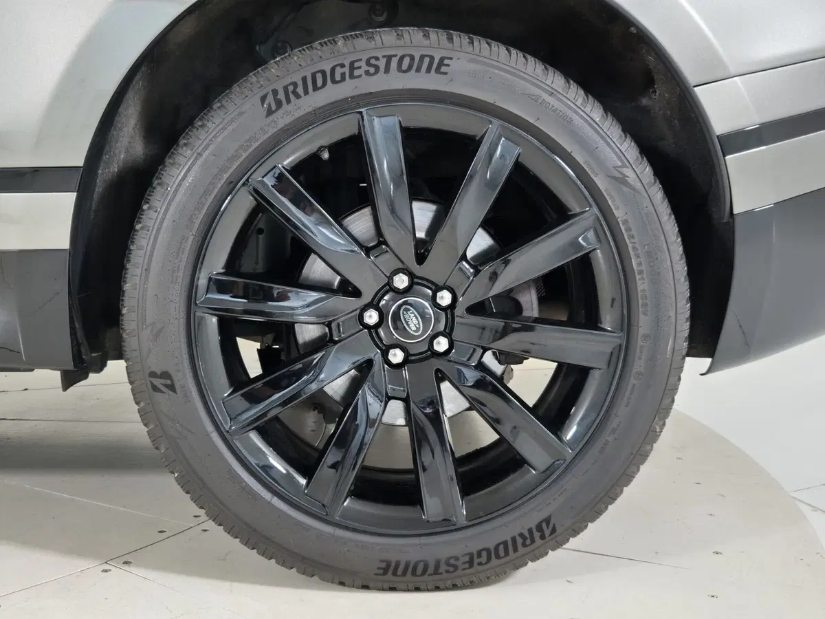Land Rover Range Rover Velar usata a Torino (9)