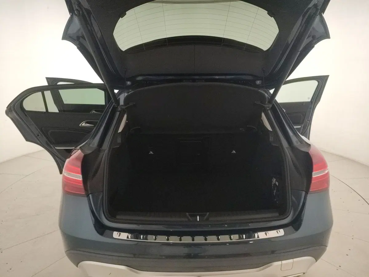 Mercedes-Benz GLA SUV usata a Alessandria (11)