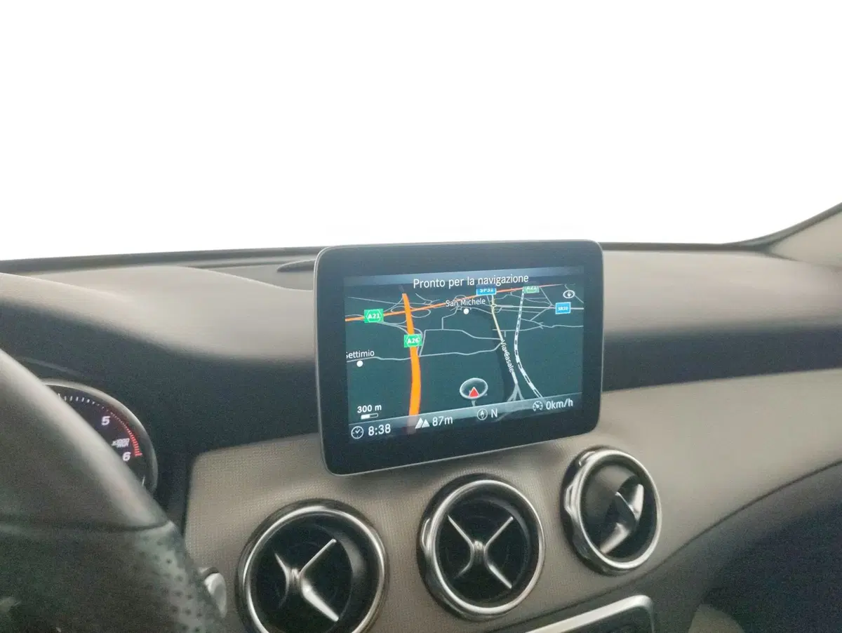 Mercedes-Benz GLA SUV usata a Alessandria (12)