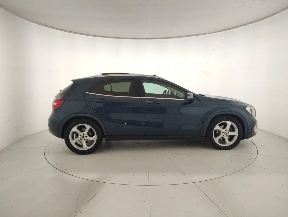 Mercedes-Benz GLA SUV usata a Alessandria (5)