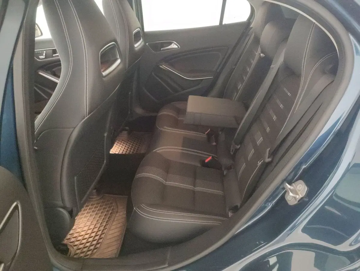 Mercedes-Benz GLA SUV usata a Alessandria (7)