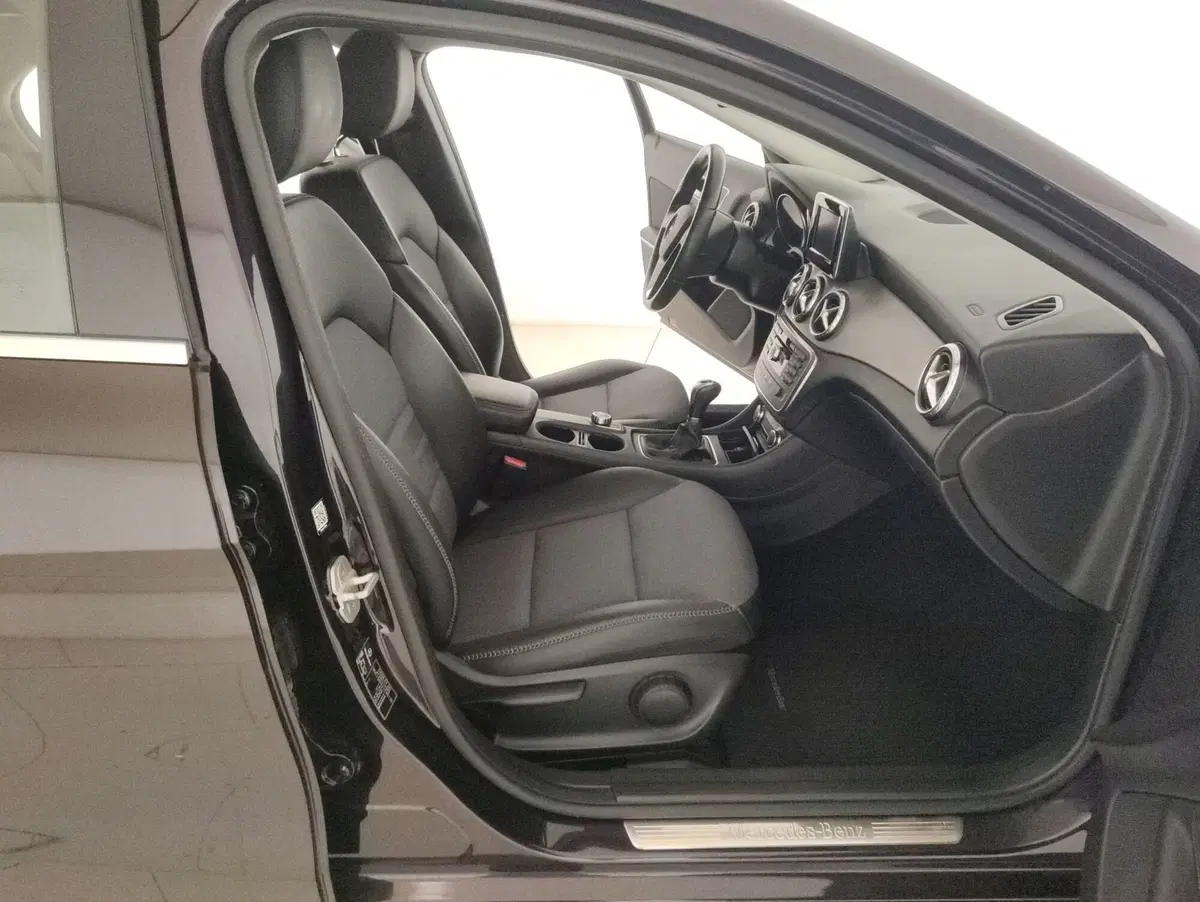 Mercedes-Benz GLA SUV usata a Alessandria (10)