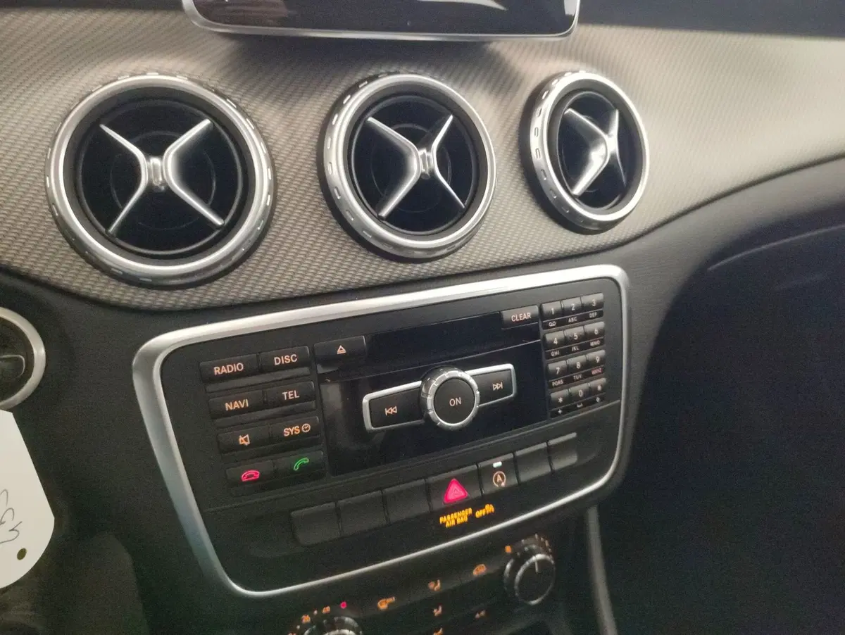 Mercedes-Benz GLA SUV usata a Alessandria (13)