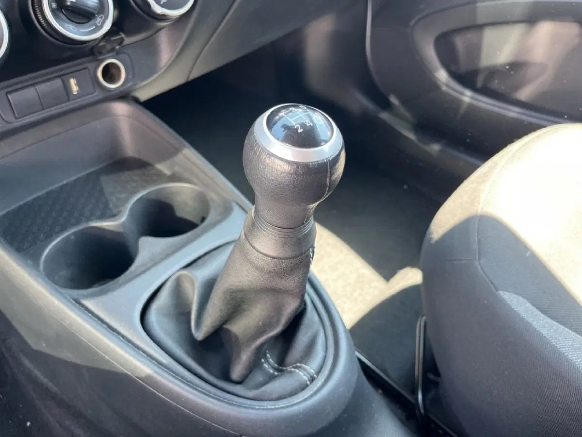 Toyota Aygo X usata a Torino (11)