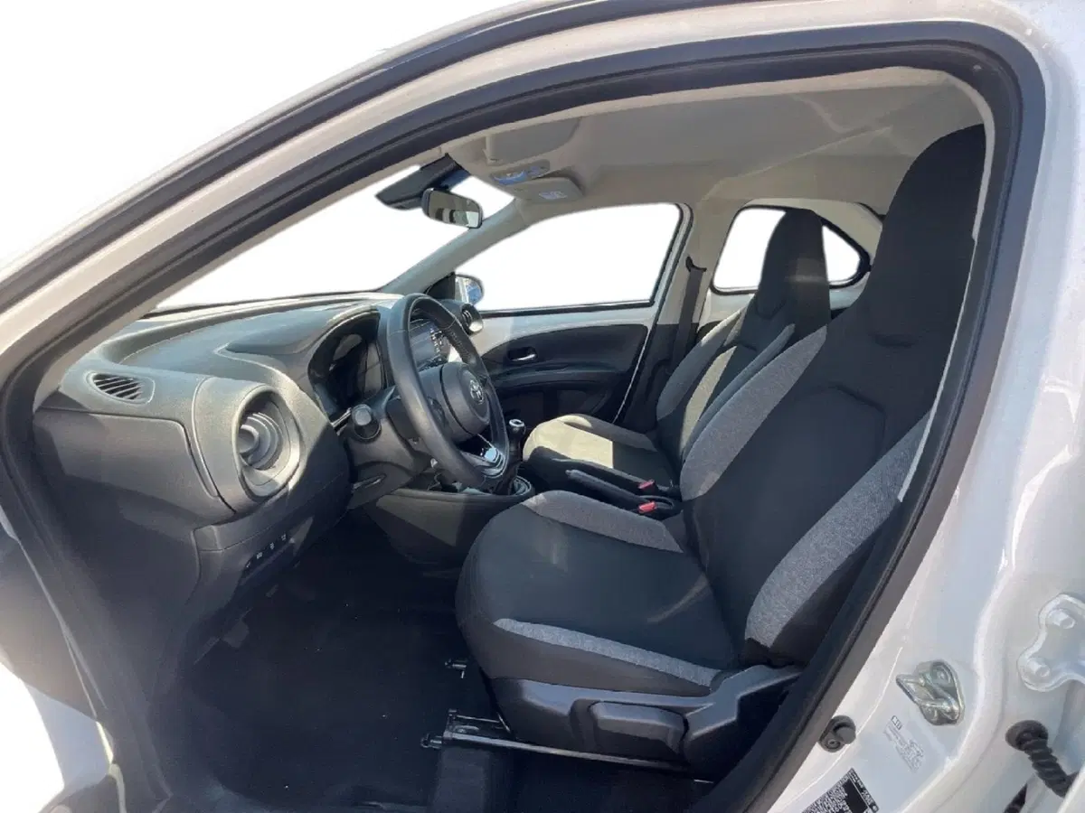 Toyota Aygo X usata a Torino (8)