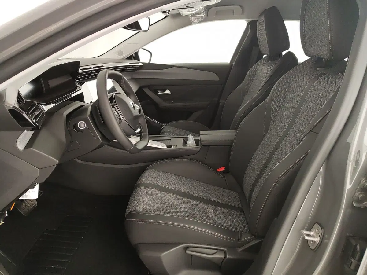 Peugeot 308 SW nuova a Caserta (15)