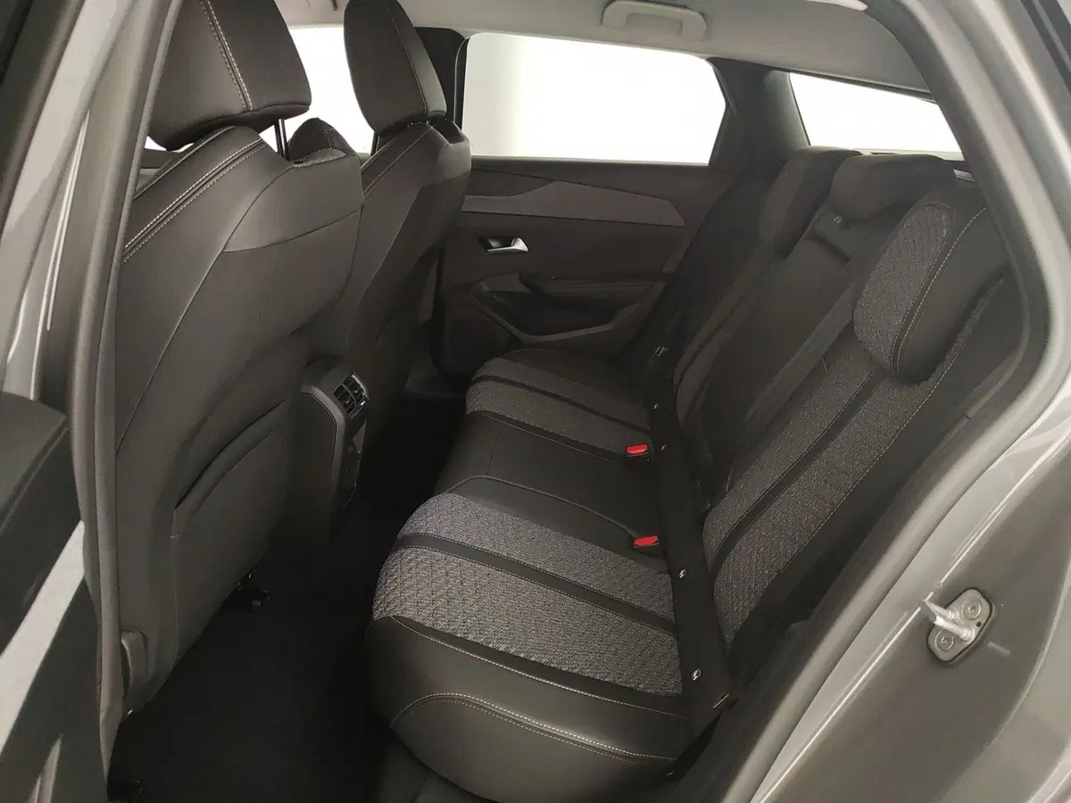 Peugeot 308 SW nuova a Caserta (17)