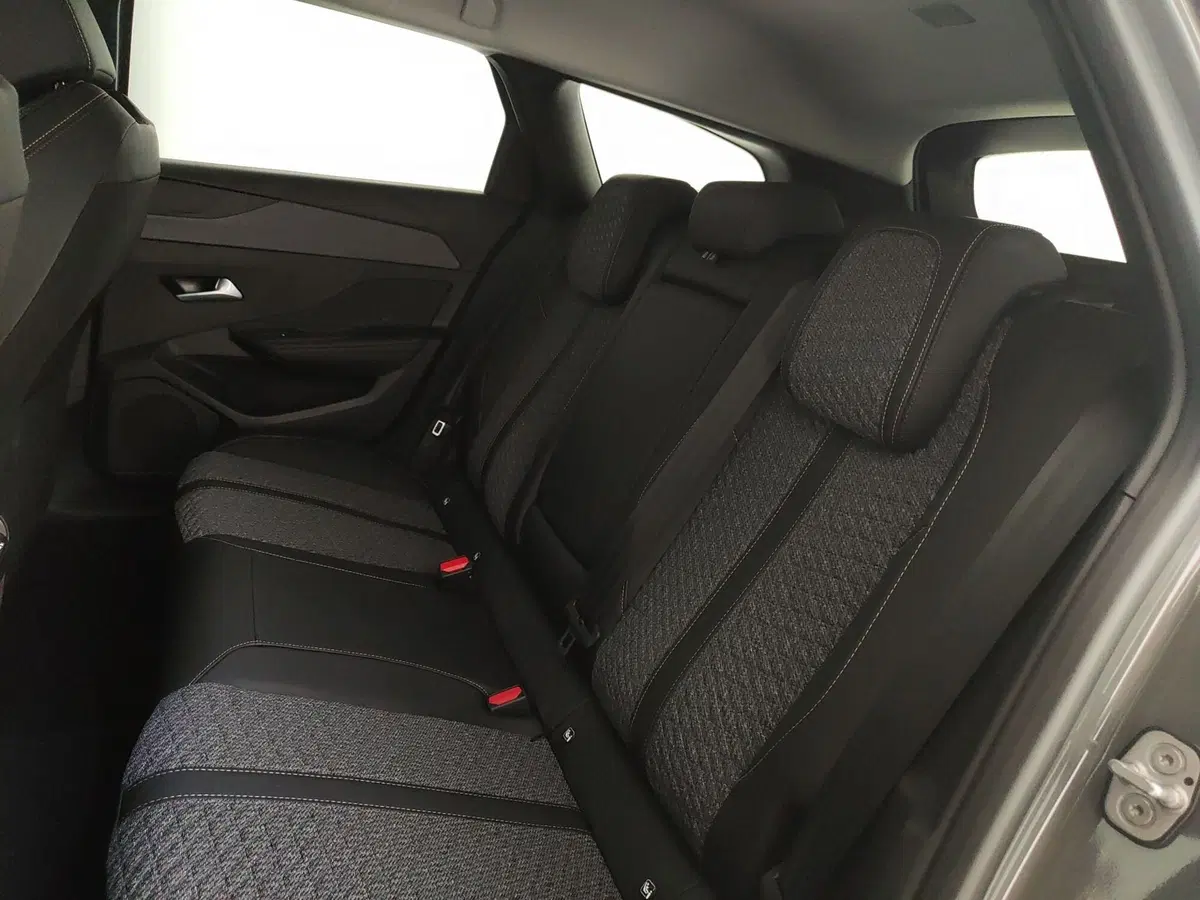 Peugeot 308 SW nuova a Caserta (18)