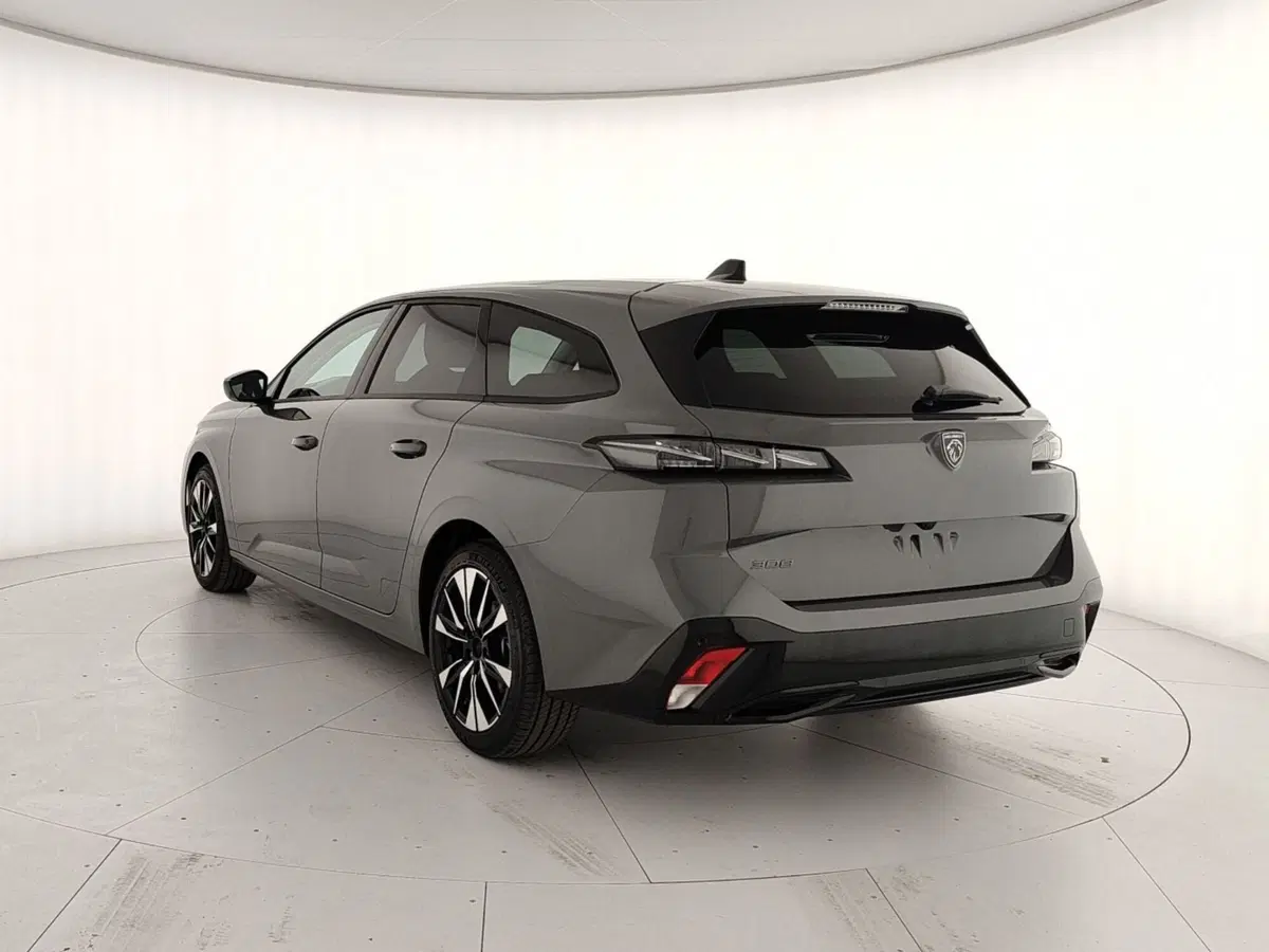 Peugeot 308 SW nuova a Caserta (4)
