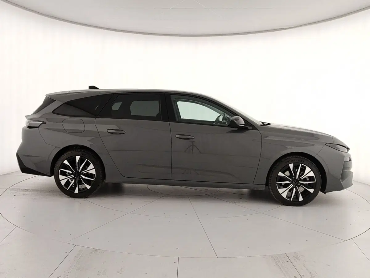 Peugeot 308 SW nuova a Caserta (7)