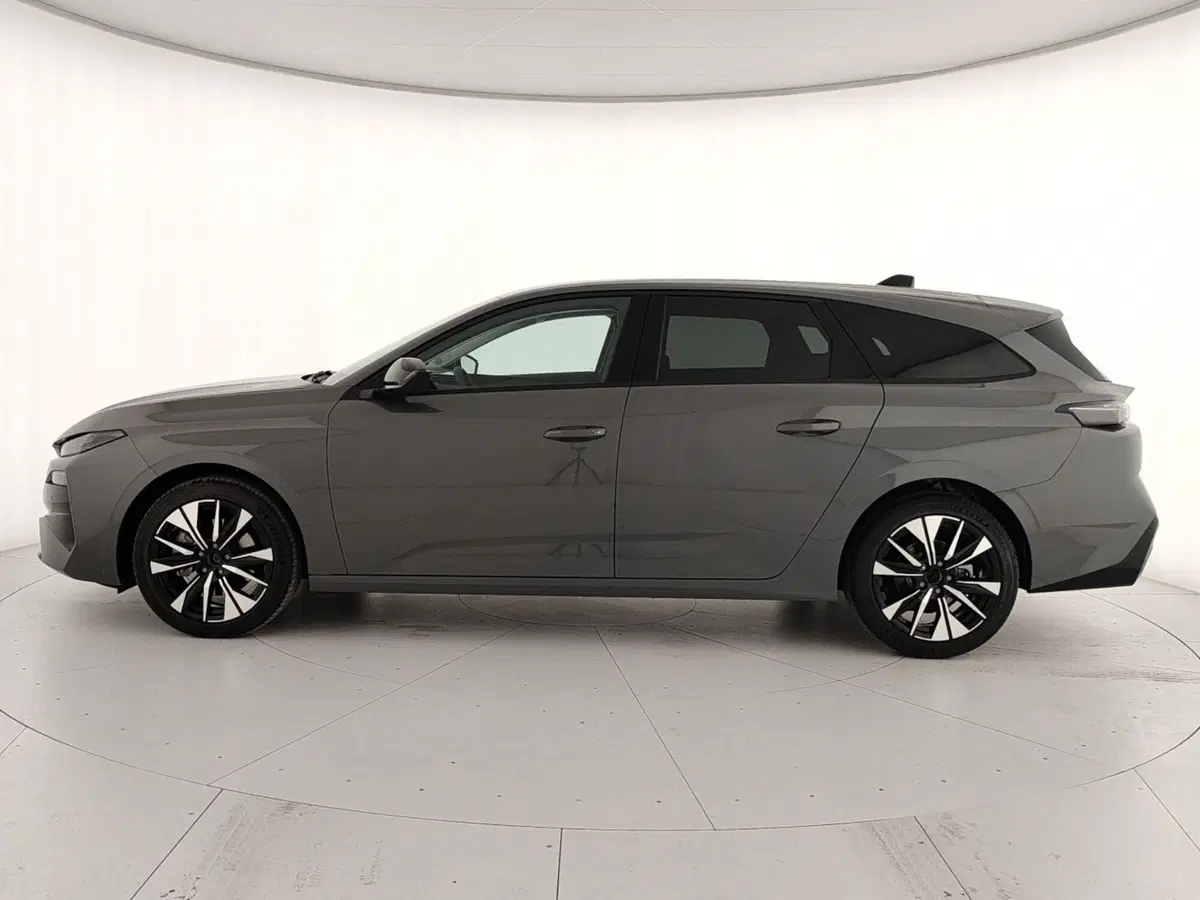 Peugeot 308 SW nuova a Caserta (8)