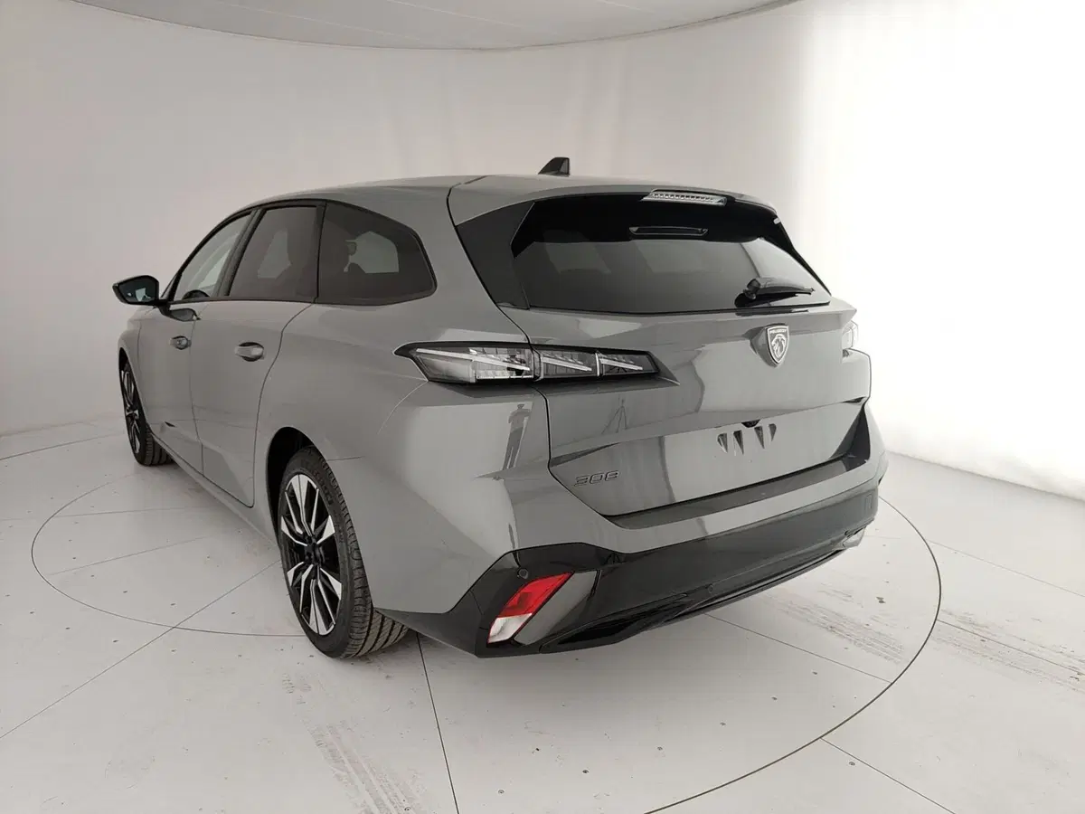 Peugeot 308 SW nuova a Caserta (9)