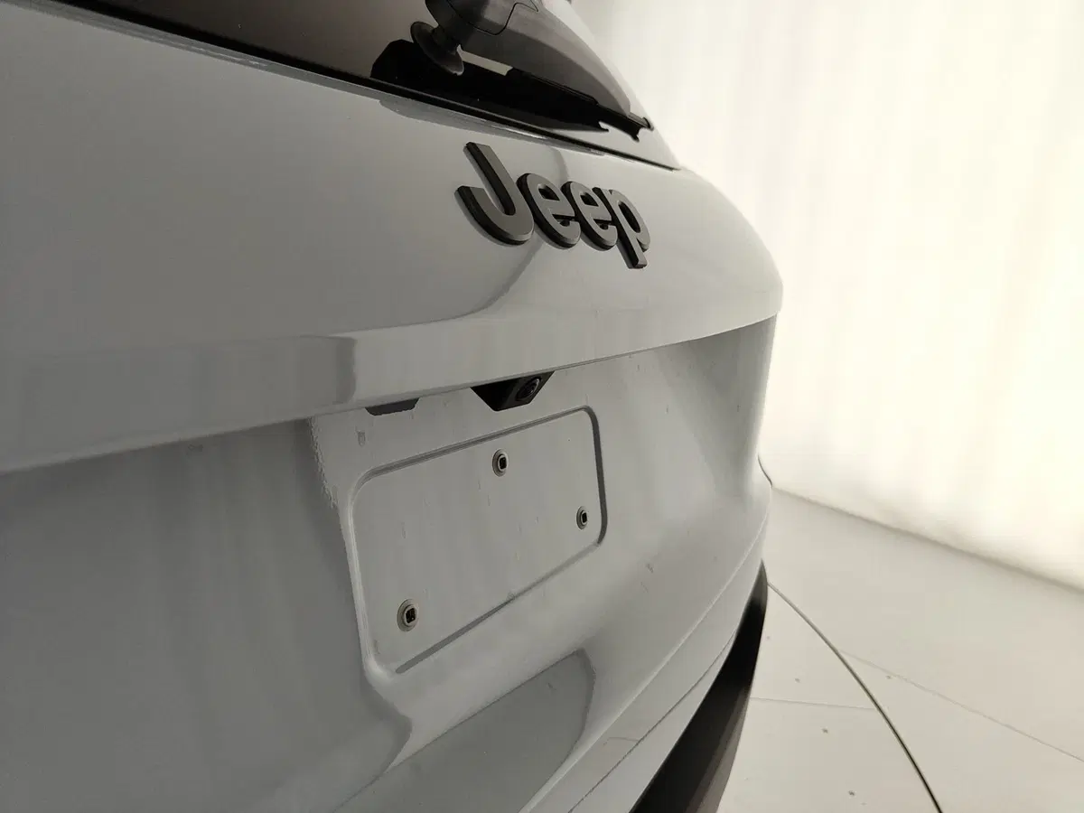 Jeep Avenger nuova a Caserta (10)