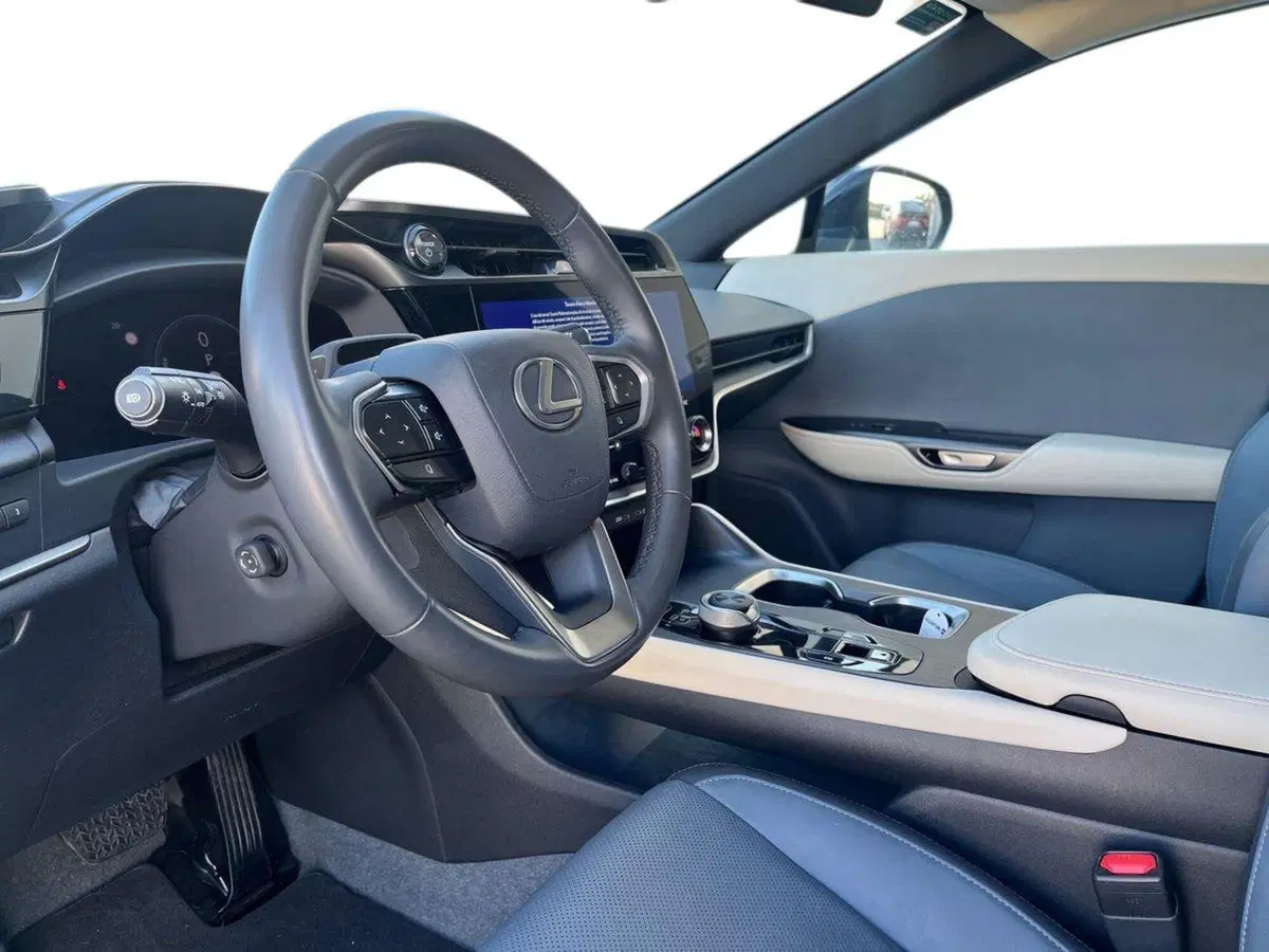 Lexus RZ usata a Ragusa (7)